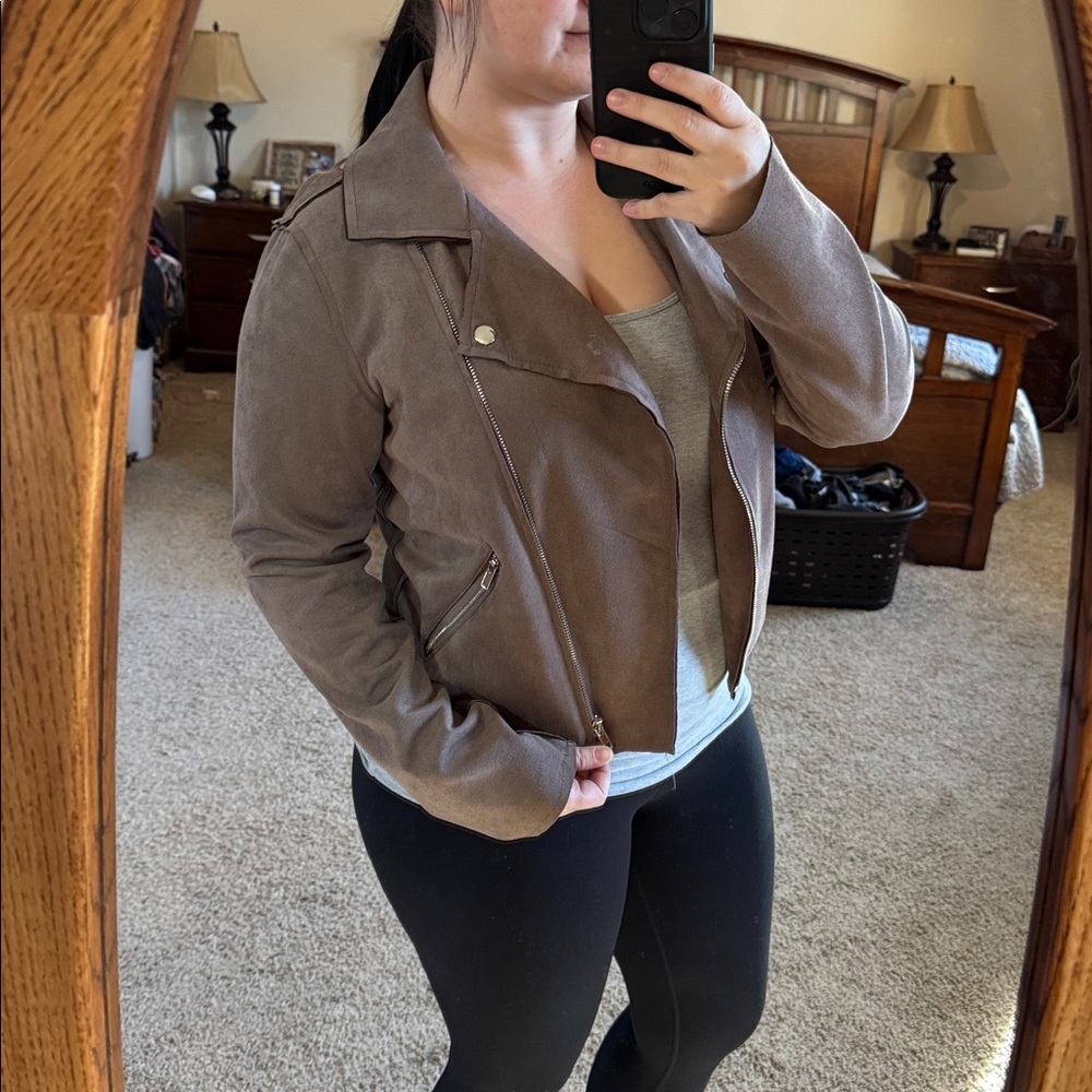 Buckle Jacket - Picture 3 of 4